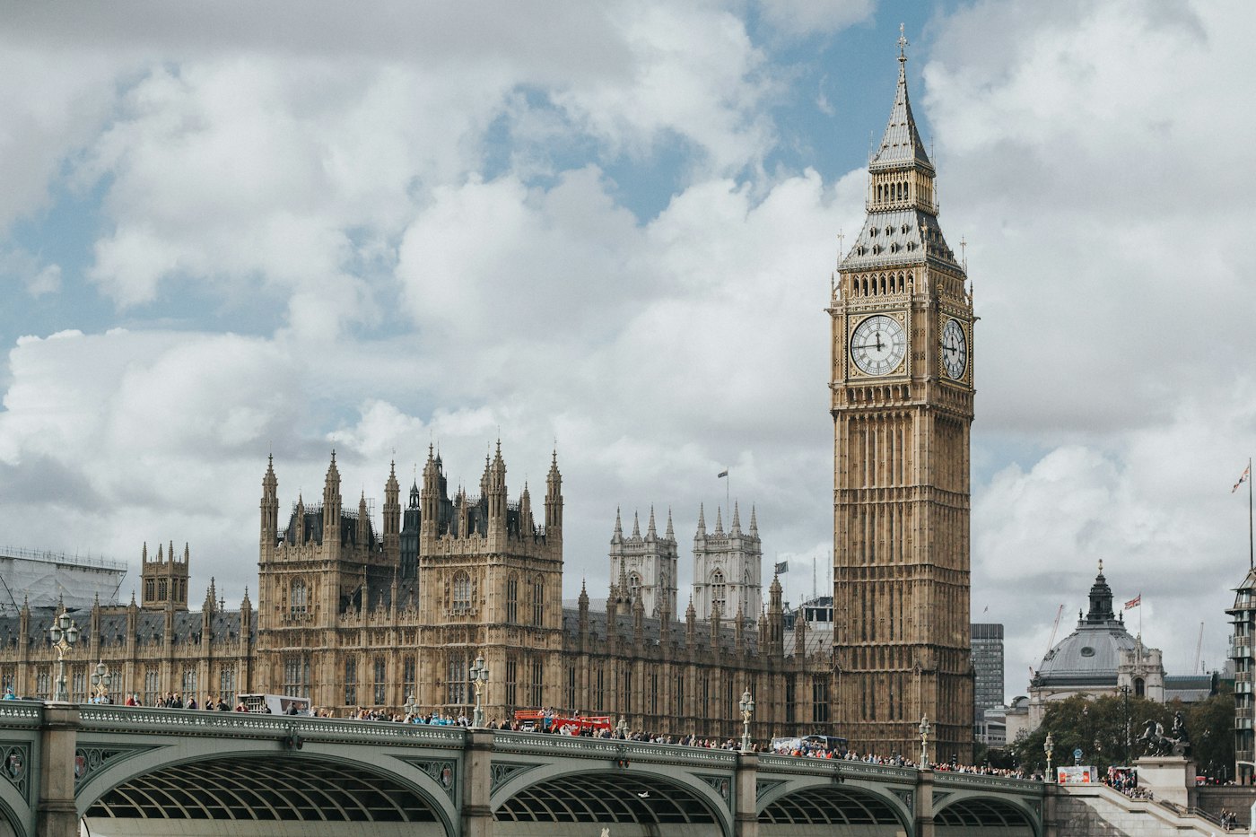 El Big Ben y el Parlamento, un día nublado